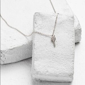 NWT!! The Giving Keys Necklace